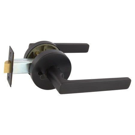 GAINSBOROUGH AVANT WITH QUICKFIX RIVERA PRIVACY LEVER SET WITH LATCH MATT BLACK