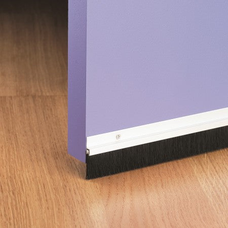 GAINSBOROUGH BRUSH DOOR SEAL SILVER 915MM