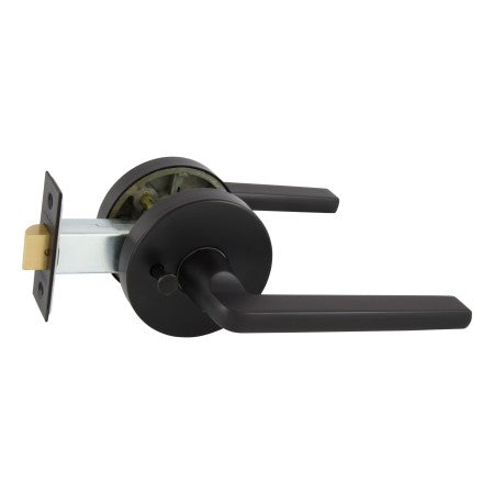 GAINSBOROUGH AVANT WITH QUICKFIX ALBA PRIVACY LEVER SET WITH LATCH MATT BLACK